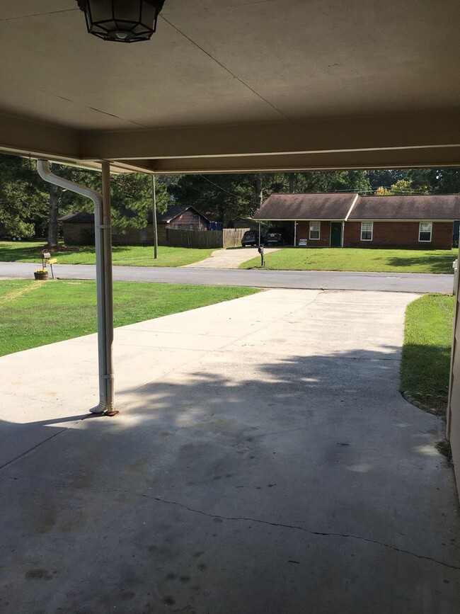 Building Photo - 3/2 House in Garden Lakes $1,395