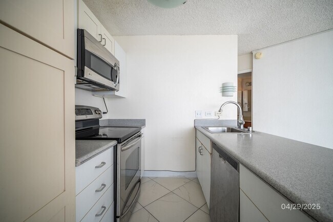 Building Photo - 2Bd/2Ba/2Pkg LELE PONO in Aiea - $2750