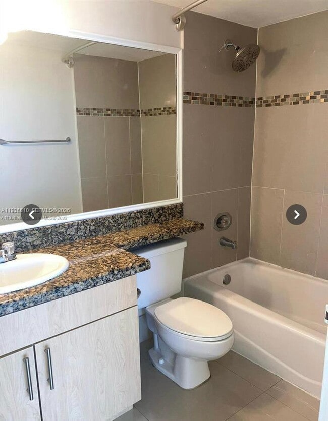 Building Photo - 7601 E Treasure Dr