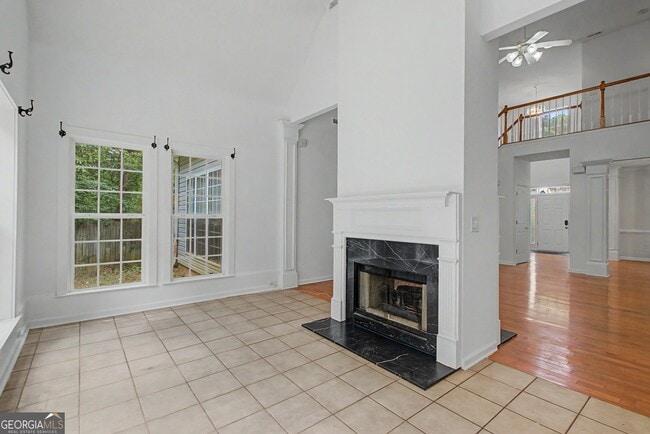 Building Photo - 255 Squire Ln