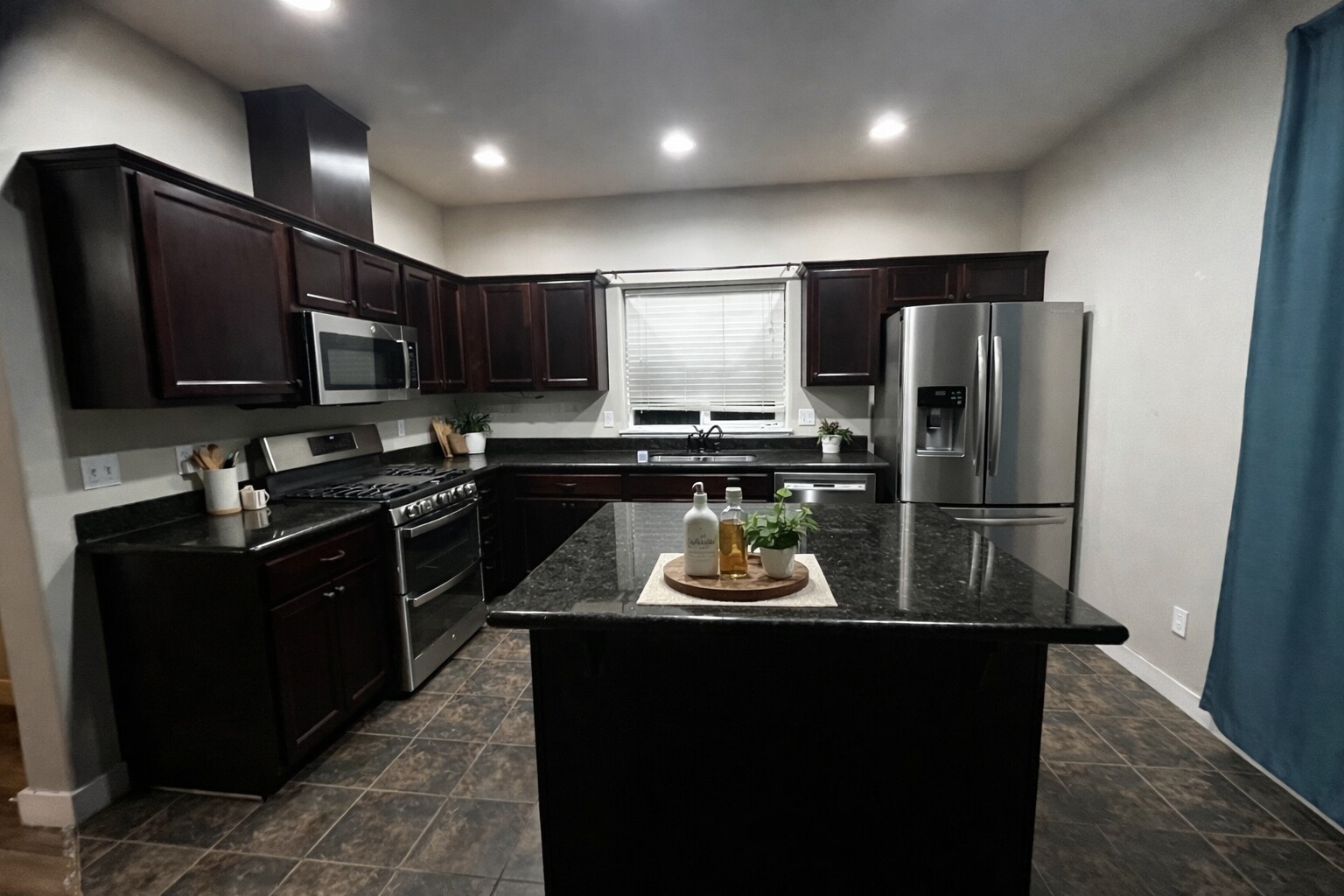 Kitchen - 7730 181st Street East