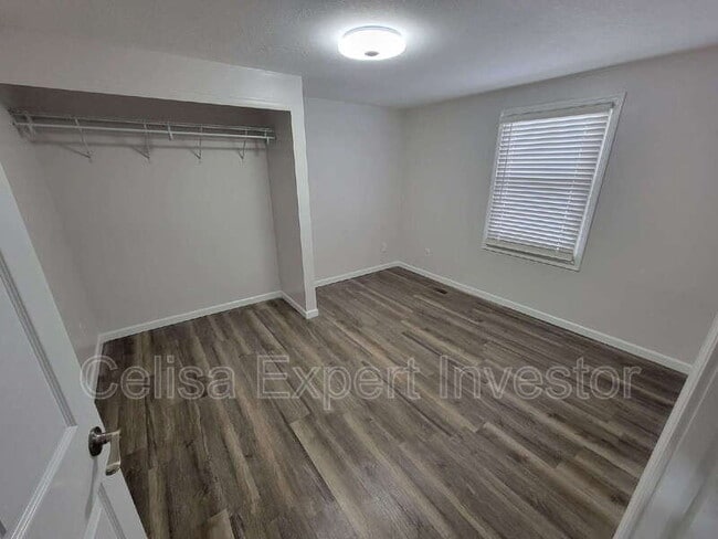 Building Photo - 5008 Firwood Dr