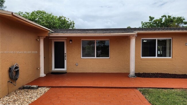 Building Photo - 5460 SW 133rd Ct