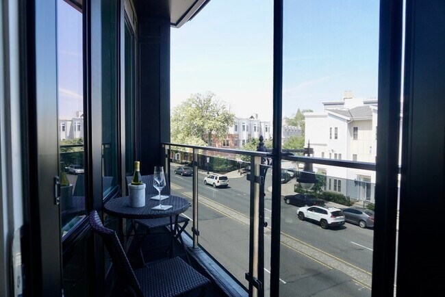 Building Photo - 275 Old Colony Ave