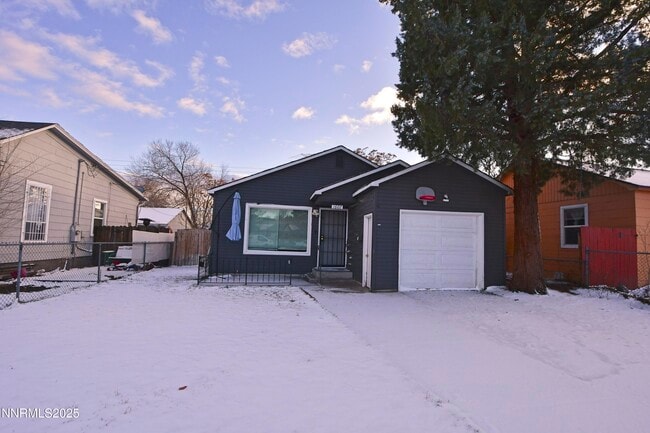 Building Photo - 1607 H St