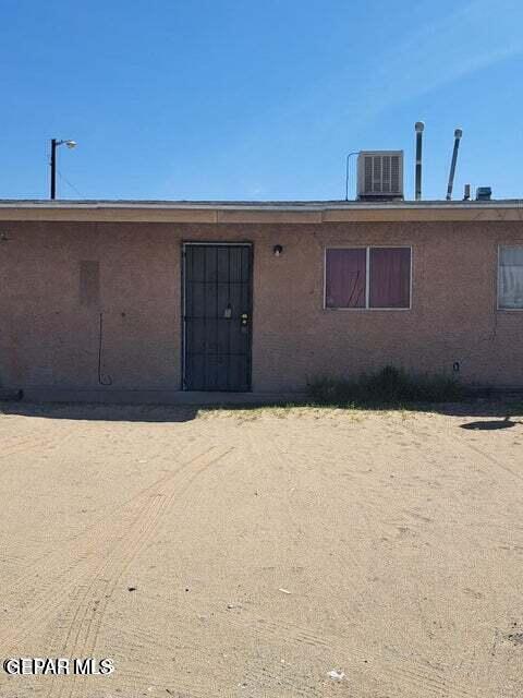 Building Photo - 623 NE Davis St