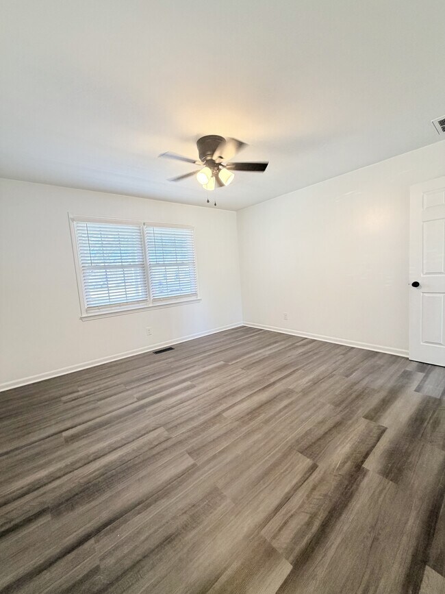 Building Photo - 6504 Zack Rd