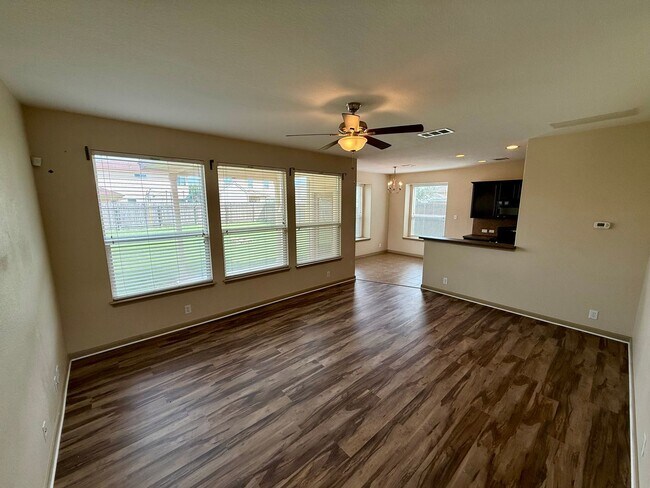 Building Photo - Beautiful 3 bedroom, 2.5 bathroom in Avery...