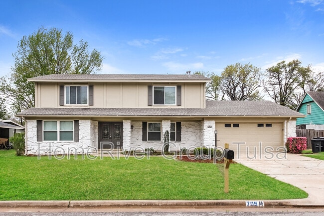 Building Photo - 705 Meadowood Dr