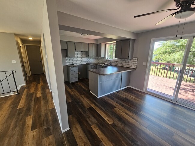 Building Photo - 2221 N Bessie Rd