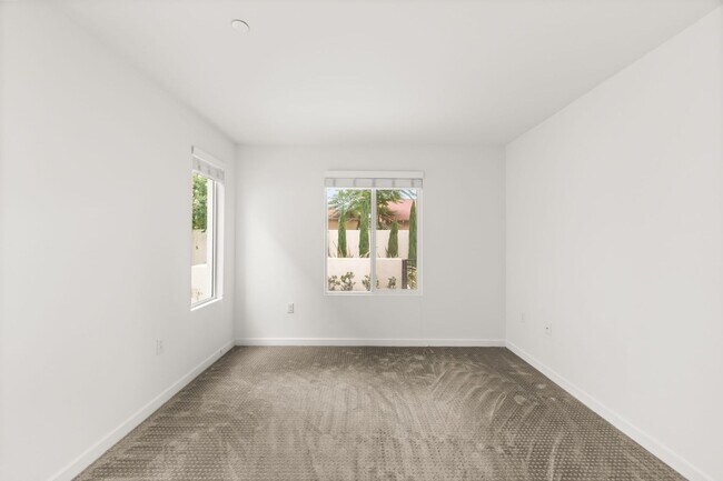 Building Photo - Beautiful Condo