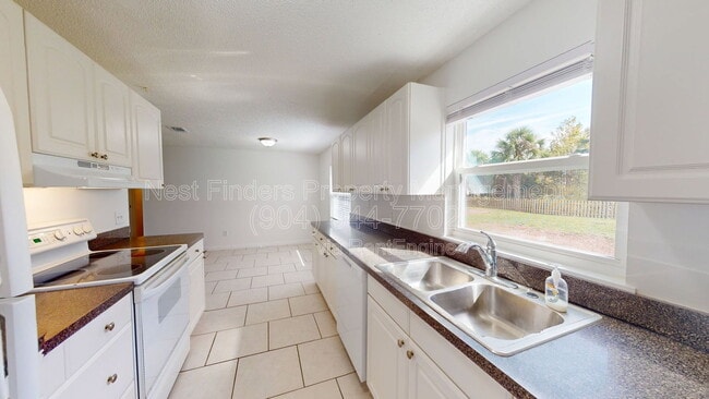 Building Photo - 104 Dolphin Blvd E