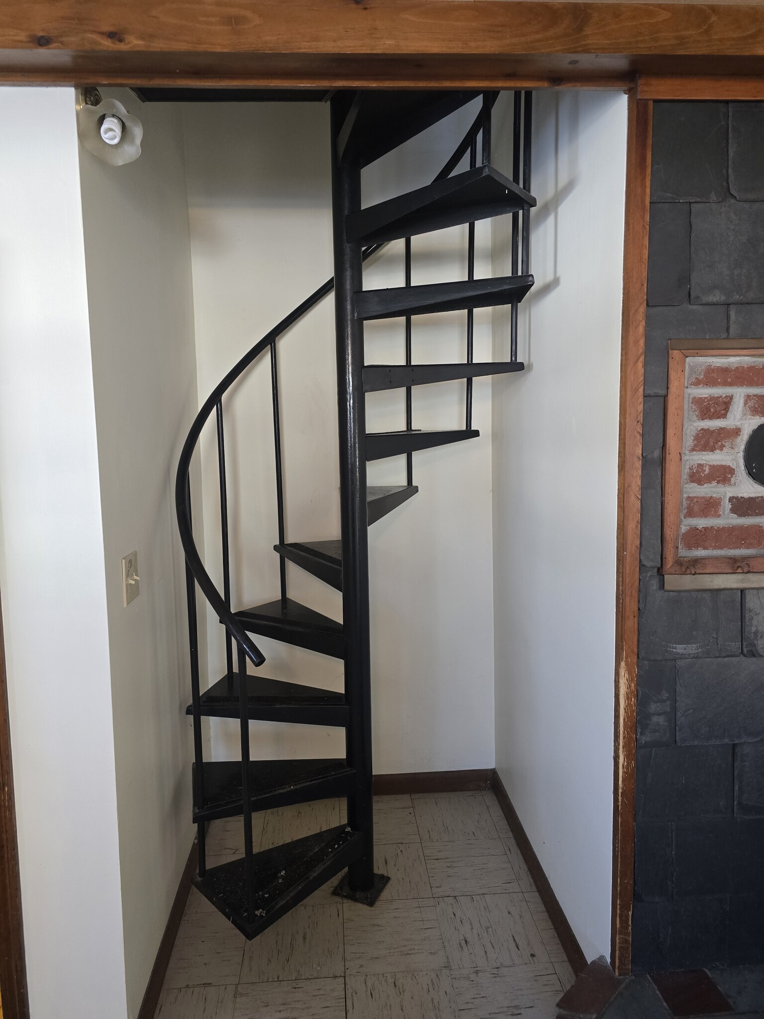 Building Photo - 96 E Broadway