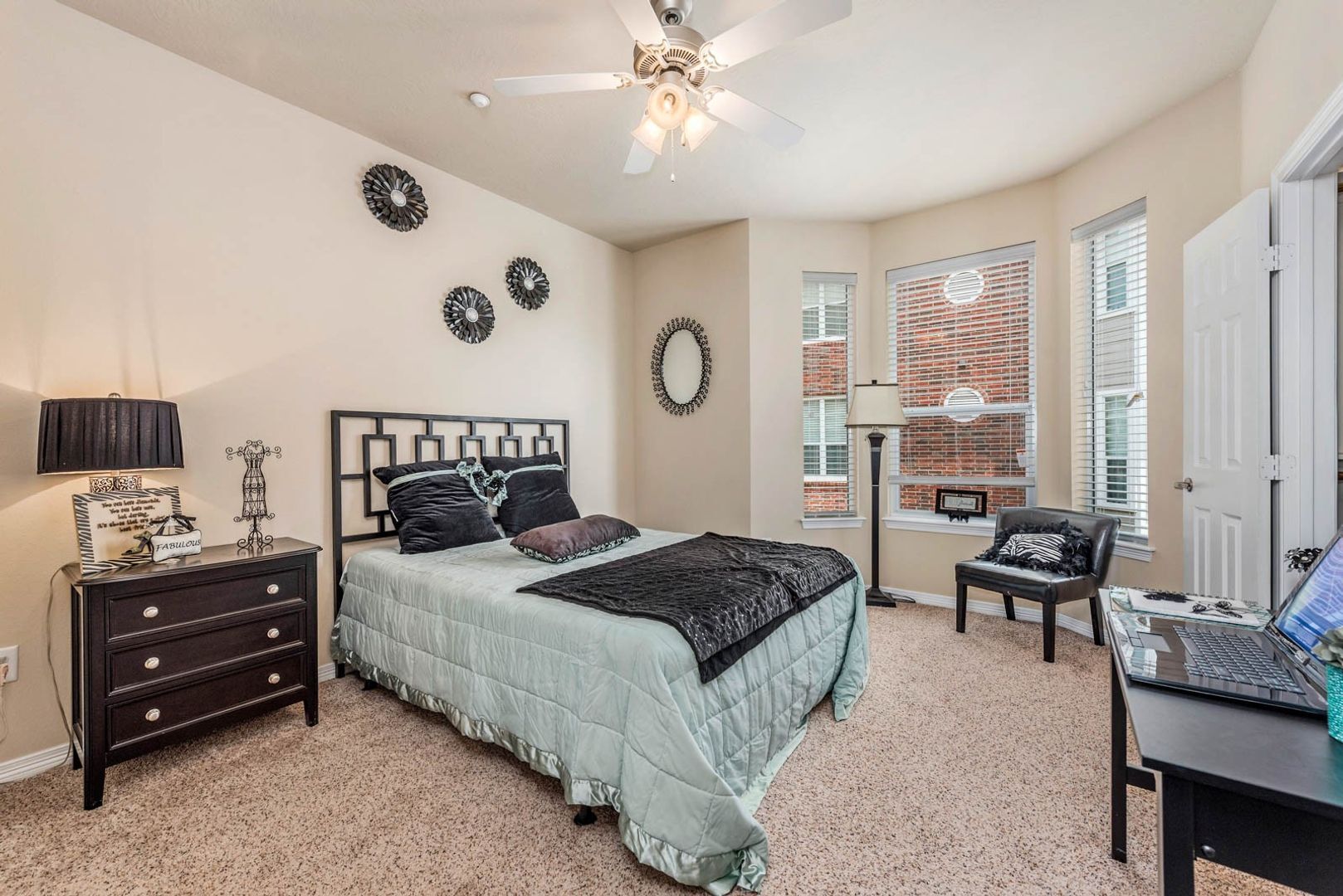 Building Photo - $500 Off 1st Month's Rent! August 2026 Pre-lease! Gorgeous 4 Bed, 4.5 Bath in Beautiful Lakeridge!