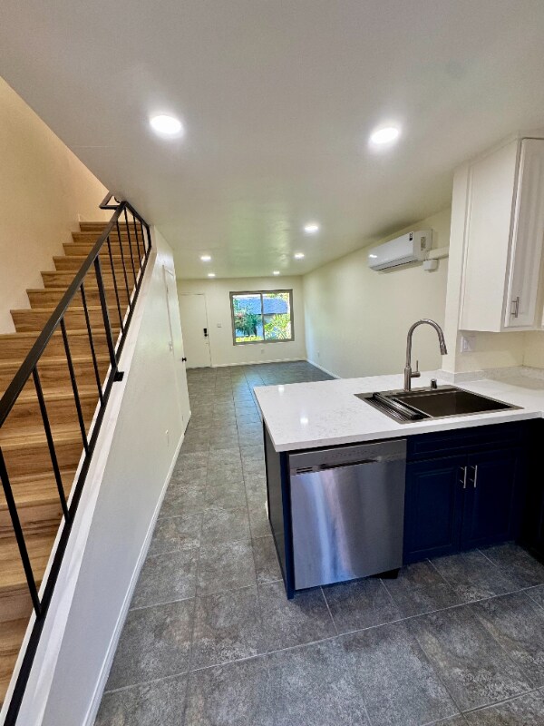 Building Photo - 6624 Bell Bluff Ave