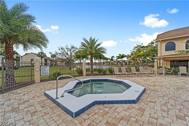 Building Photo - 8565 Charter Club Cir