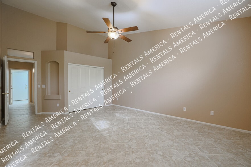 Building Photo - 263 E Ashurst Dr