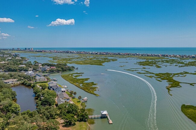 Building Photo - 8 Blocks from Garden City Beach! 2 Bed/1.5 Bath Duplex