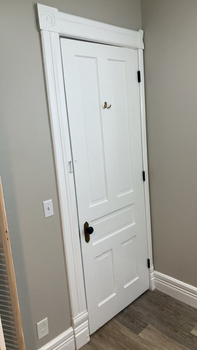 Building Photo - 1150 Creighton Ave