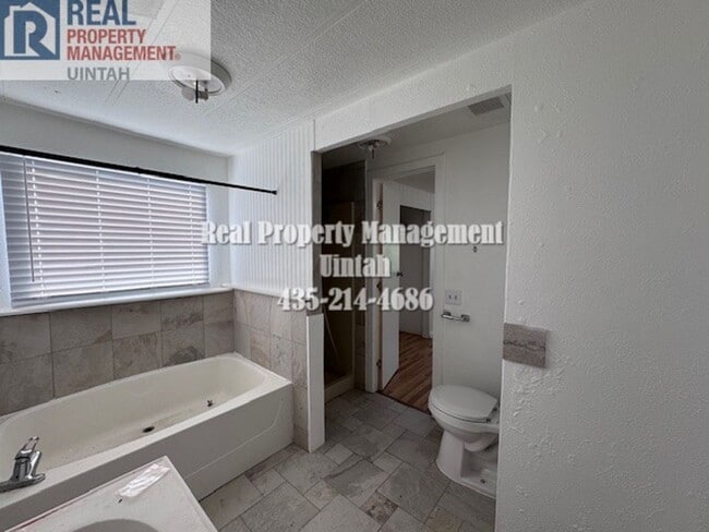 Building Photo - Cute 2 Bedroom, 1 Bathroom Trailer Home.