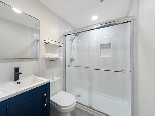 Building Photo - Beautiful 3BD/3BA W/ Attached Garage and In-Unit Laundry in La Jolla!