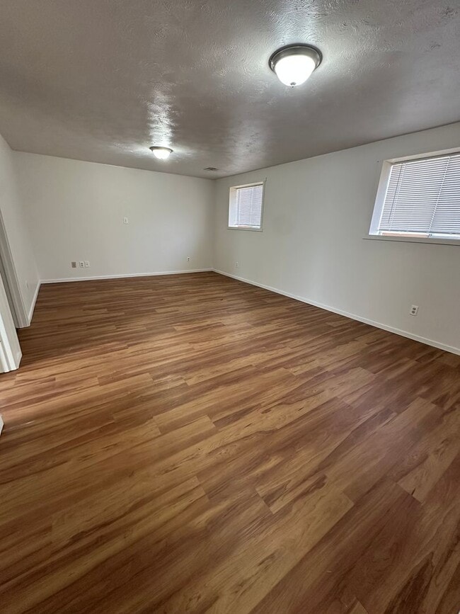 Building Photo - Gorgeous 3 Bedroom 2 Bathroom House!!!! #1101