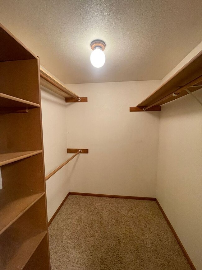 Building Photo - 3 Bedroom Home on Large Corner Lot!