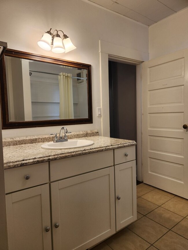 Building Photo - 1170 Peace Portal Dr