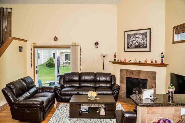 Building Photo - 1664 Boxwood Dr