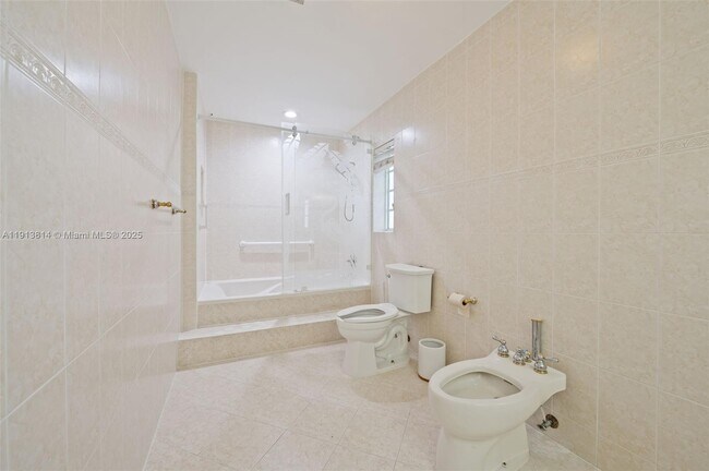 Building Photo - 13000 Old Cutler Rd