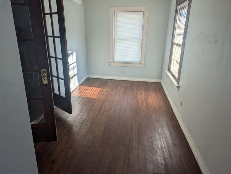 Building Photo - 410 Tyson Pl