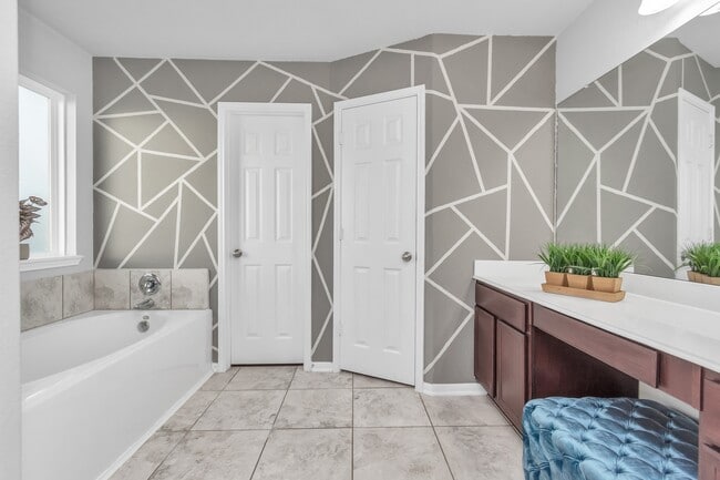 Building Photo - 2411 Zephyr Ln