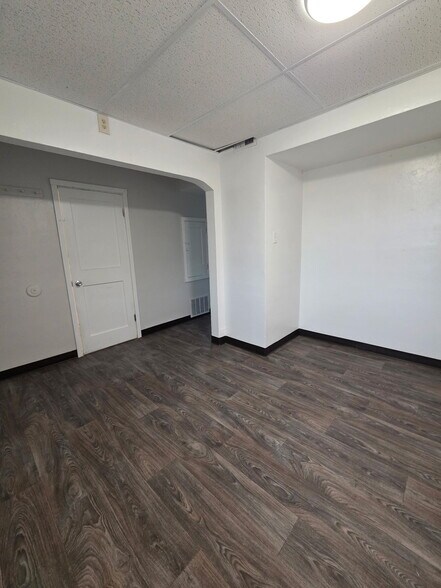 Building Photo - 1411 NW Carden Ave