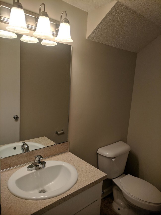 Building Photo - 3807 Pembrook Ct