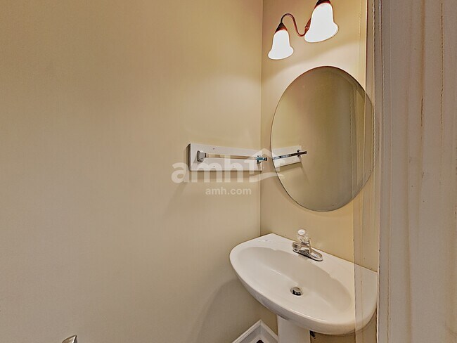 Building Photo - 2662 Hansford Dr