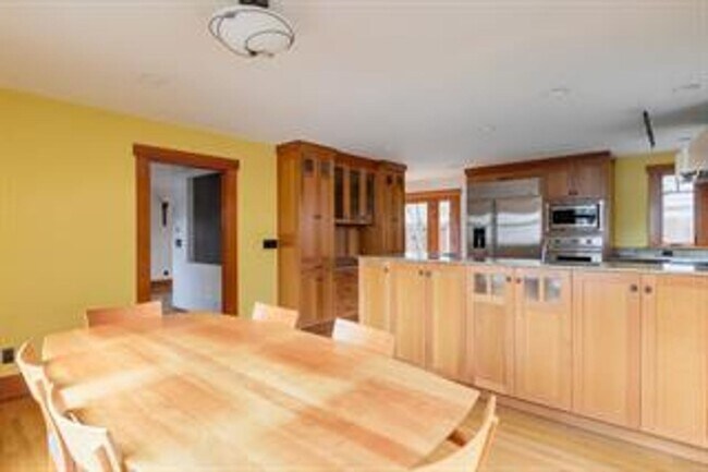 Building Photo - Craftsman Custom built home