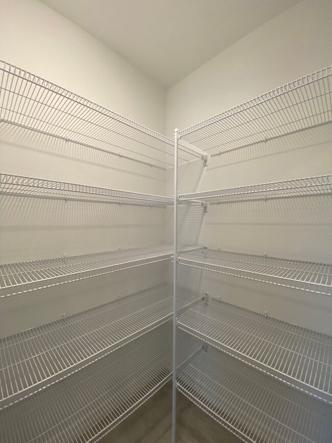 Building Photo - MOVE IN BY END OF MARCH AAND RECEIVE TWO WEEKS FREE!!  Hills Of Tuscany - Great Location, 3/2/2 *...