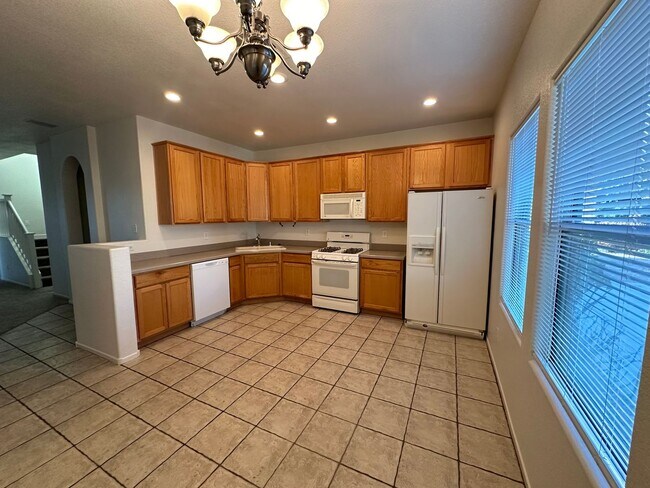 Building Photo - Beautiful 3 Bedroom Home with RV Parking