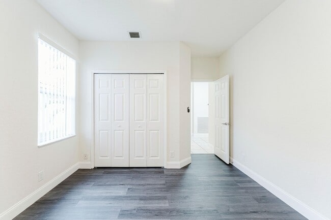 Building Photo - 12630 Torbay Dr
