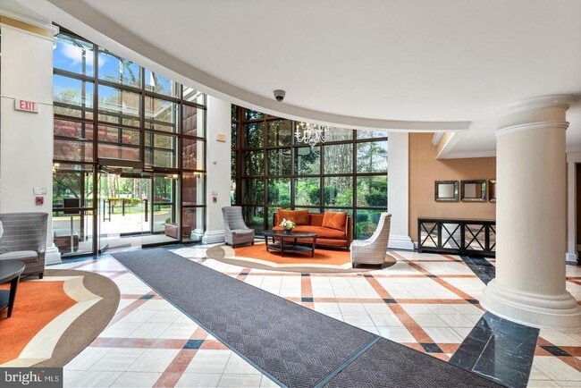 Building Photo - 10101 Grosvenor Pl