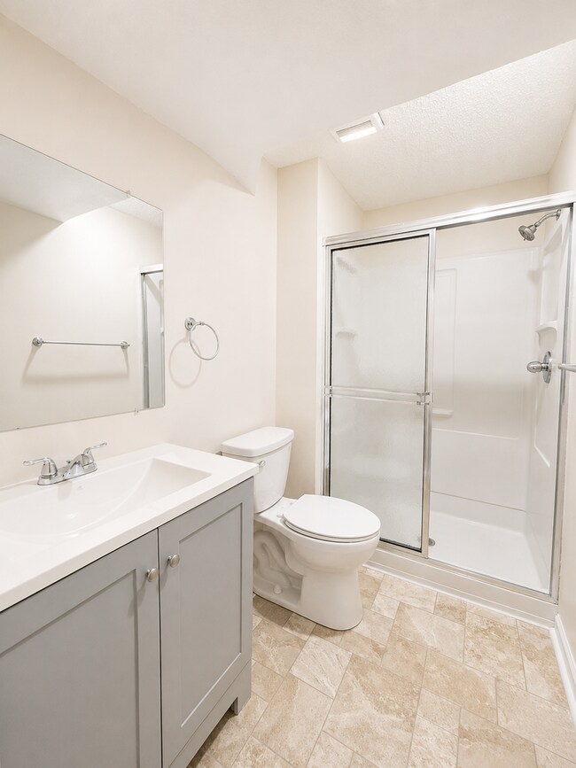 Building Photo - Spacious 3BR Duplex with Two Living Areas