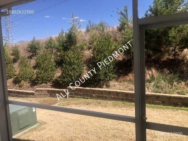 Building Photo - 1144 Streamside Ln