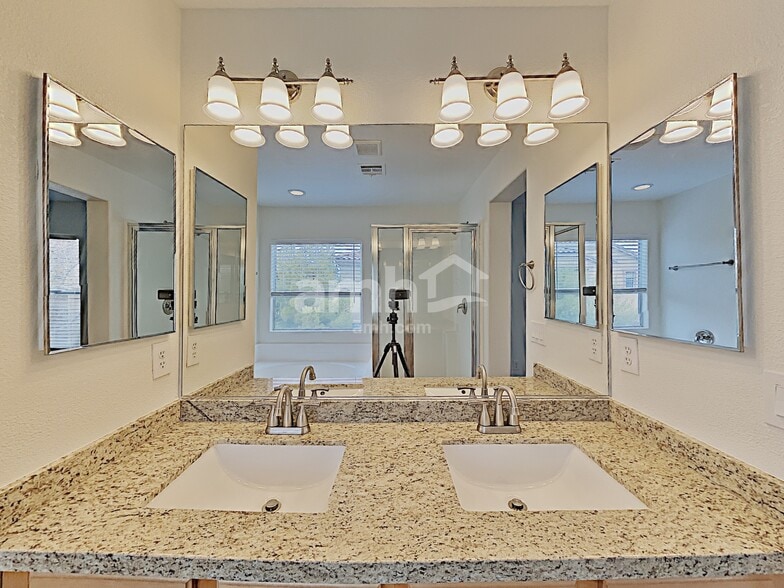 Building Photo - 8834 Salvestrin Point Ave