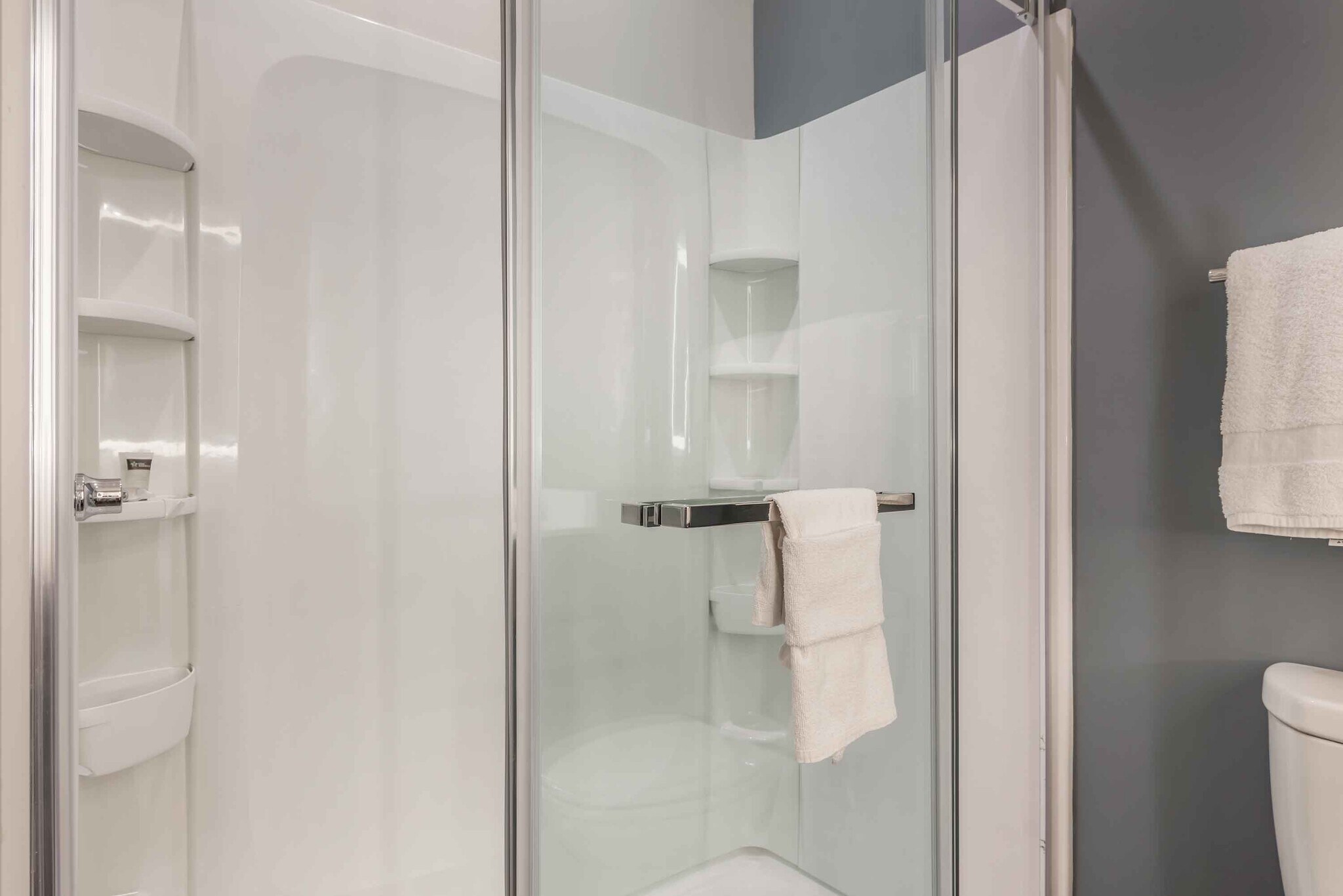 Building Photo - Furnished Studio-Colorado Springs - Center...