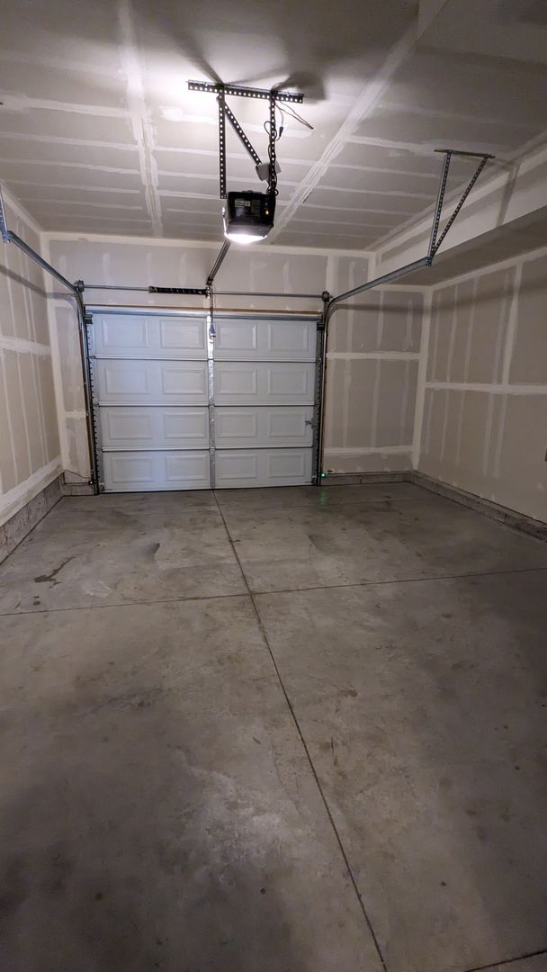 Building Photo - NEWER END UNIT TWO STORY TOWNHOME WITH A/C...