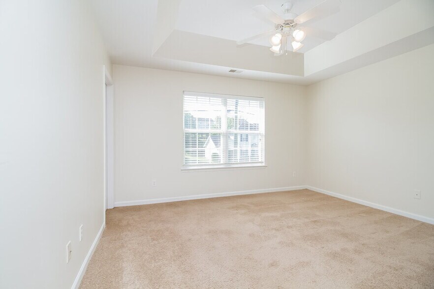 Building Photo - 7871 Rainey Dr