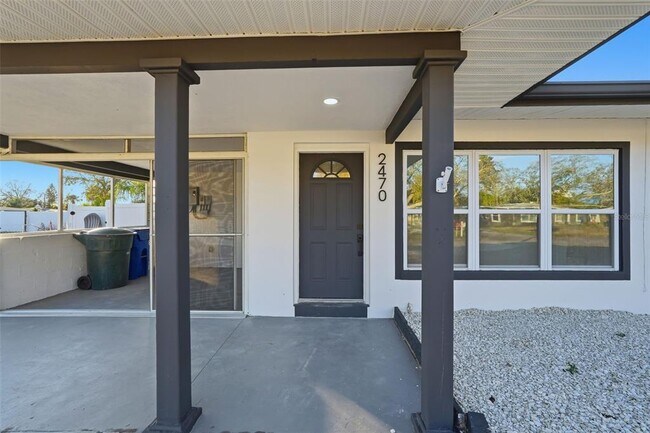 Building Photo - 2470 Del Rio Way