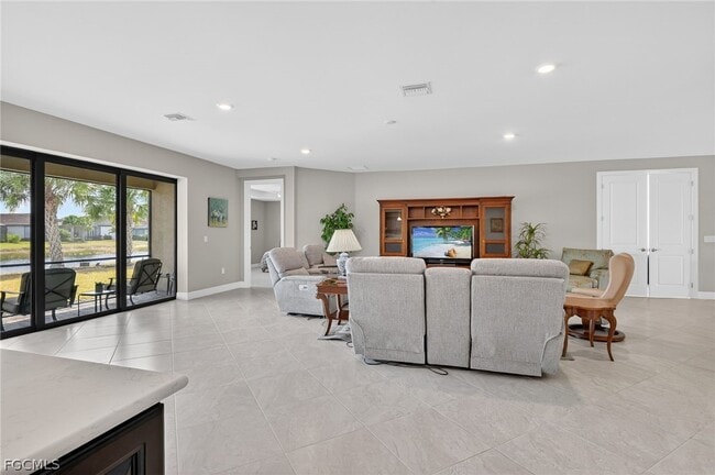 Building Photo - 11279 Thurston Chase