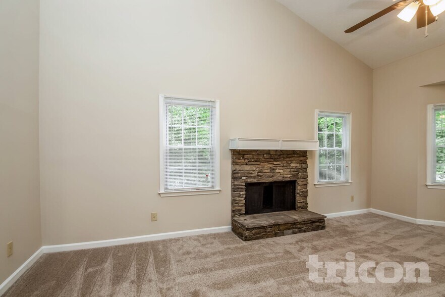 Building Photo - 3000 Water Brook Dr SW