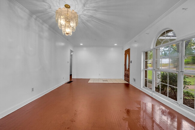 Building Photo - 2221 Avenue W26th St